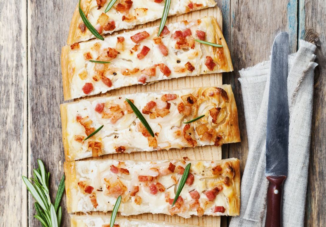 Direction l’Alsace avec notre recette de flammekueche maison