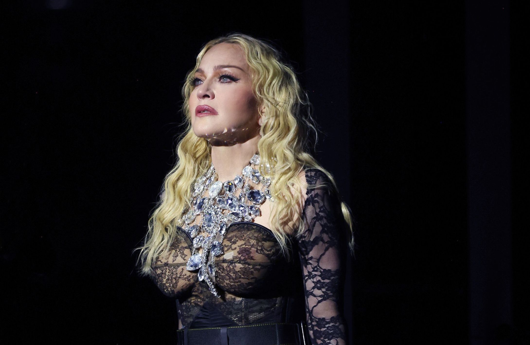 Madonna reporte son mythique soutien-gorge conique Jean Paul Gaultier à l’occasion de sa tournée