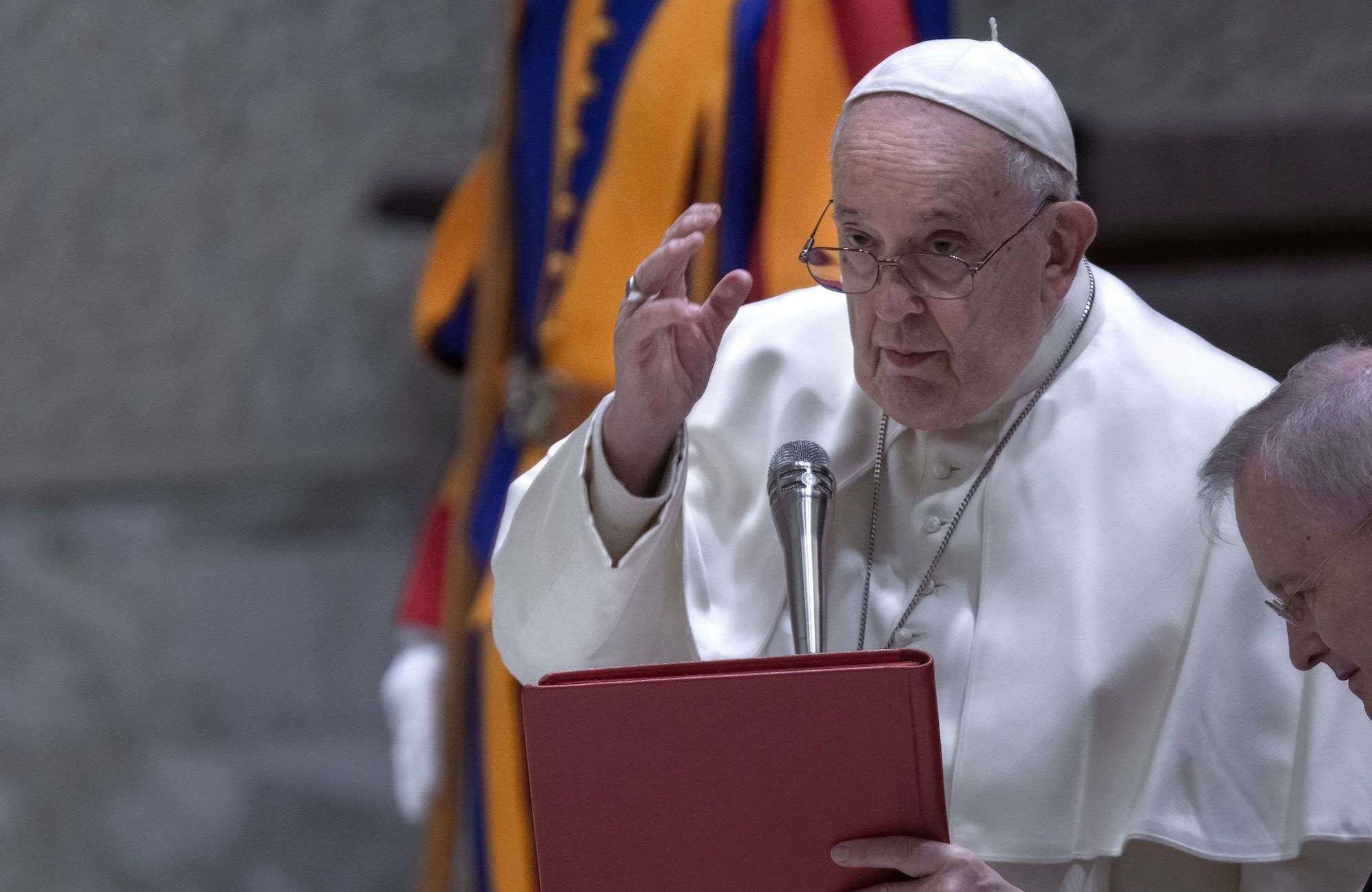 Droits LGBT+ : le Vatican autorise la bénédiction hors-liturgie des couples de même sexe