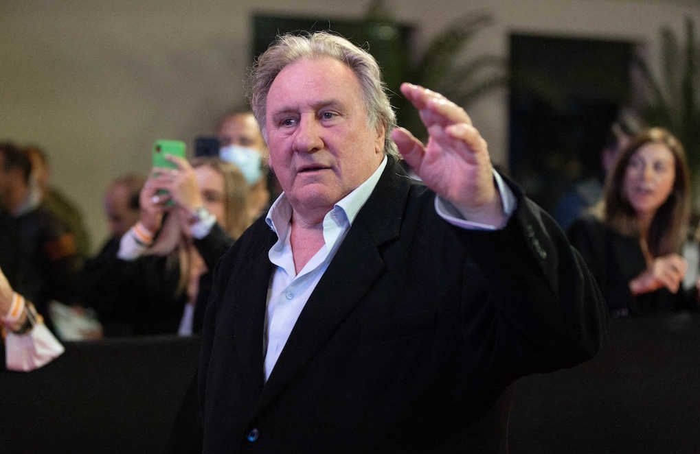 Nathalie Baye, Carla Bruni… 50 artistes dénoncent un « lynchage » de Gérard Depardieu, l’acteur réagit