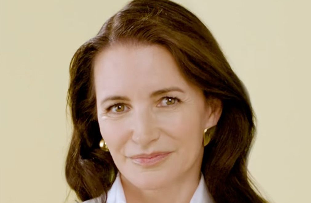 Kristin Davis de « Sex and the City » dévoile l’invitation au prochain défilé Jacquemus
