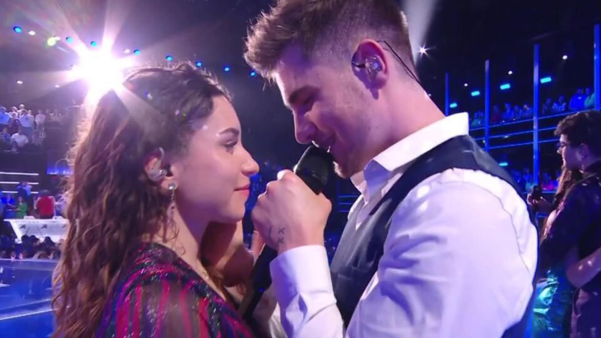 « Des hauts et des bas » : Julien (Star Academy) séparé de sa petite amie Amélie depuis la fin de l’aventure ? Il sort du silence !