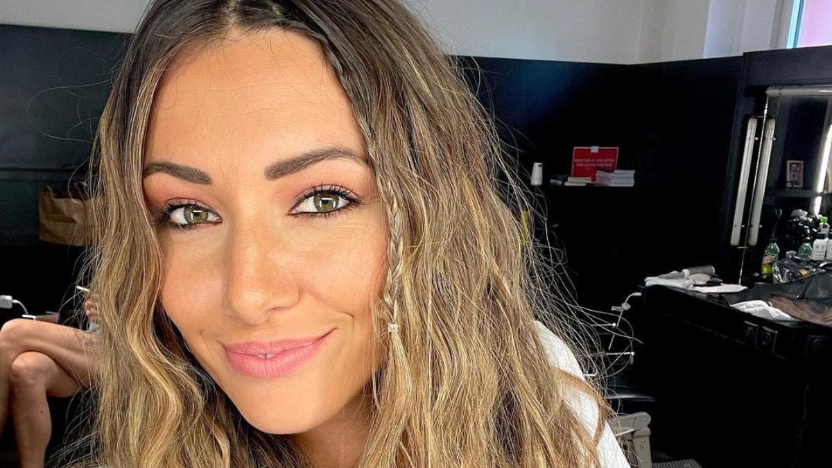 Delphine Wespiser bientôt de retour dans Touche pas à mon poste ? Elle répond cash